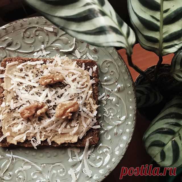 Delicious food for one.🍞