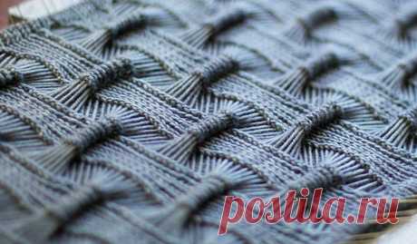 Ravelry: Suke-Suke Cowl pattern by Olga Buraya-Kefelian