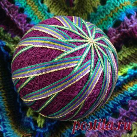 (72) Aurora temari ball by YarndanceKnitTemari on Etsy | Темари