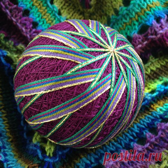 (72) Aurora temari ball by YarndanceKnitTemari on Etsy | Темари