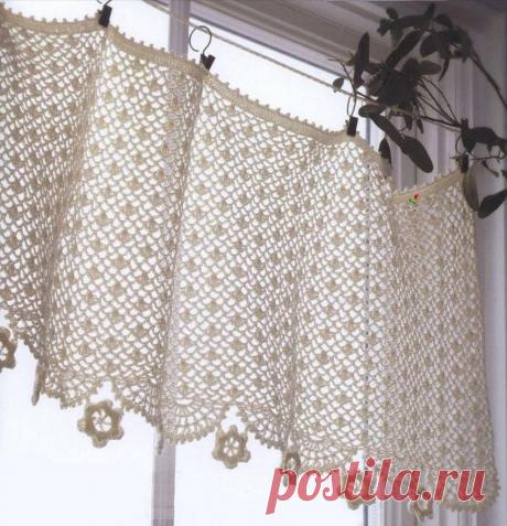 Штора с цветочками.