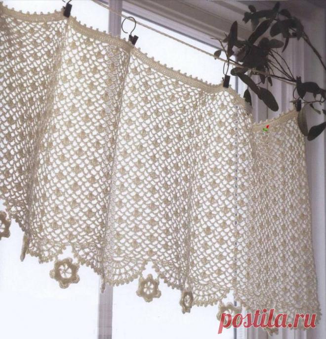 Штора с цветочками.