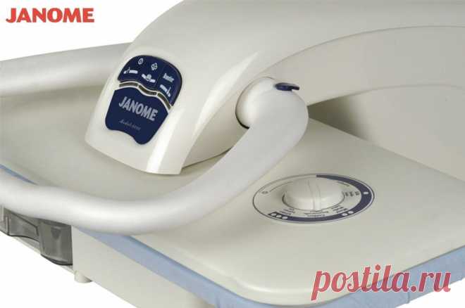 Гладильный пресс JANOME ELEGANCE модель 4000 (white) и 4100 (black)
Паровой гладильный пресс Janome отличает встроенный парогенератор с подачей пара с нижней гладильной поверхности. Только в данной модели двойное проглаживание и результат-высокая производительность за короткое время. Суперсовременный дизайн, доступная панель управления, простота в эксплуатации, возможность работы с большими объемами.