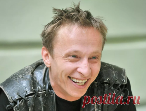 "Спасибо тебе, Украина"... - Монолог Ивана Охлобыстина
2015 год.
Написано семь лет назад, но актуально по сегодняшний день, и думаю, что будет актуально еще очень долго.
Спасибо тебе, Иван, за твою позицию и веру в русский народ…
************
Спасибо тебе, Украина, за то, что ты научила нас заново быть русскими
За то, что расправила нам плечи.
За то что подарила нам новых героев и мучеников.
Что заставила уважать и порой, даже восхищаться нашим Президентом.