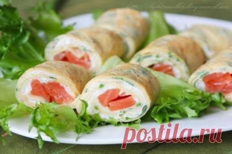 Блинные роллы с копченым лососем