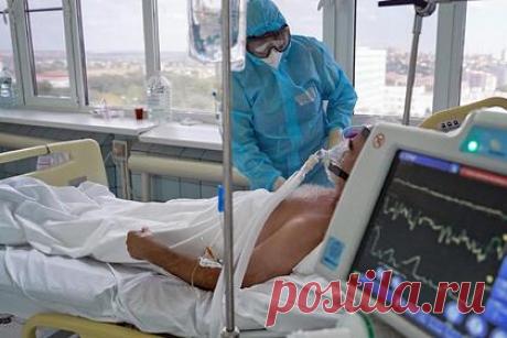 Проценко назвал сроки превращения COVID-19 в сезонную инфекцию. Коронавирус может превратиться в сезонное заболевание к осени. Такие сроки назвал главврач больницы №40 в Коммунарке Денис Проценко. Он выразил надежду, что в осенний период Россия сможет зайти с COVID-19 как с сезонной инфекцией, а не как с пандемией. В таком случае коронавирус можно будет контролировать.