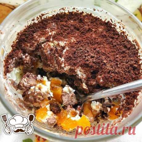 ДЕСЕРТ БЕЗ МУКИ,САХАРА И МАСЛА!
МОЖНО ВЕЧЕРОМ И ДАЖЕ НОЧЬЮ!
НЕЖНЫЙ ТВОРОЖНЫЙ ДЕСЕРТ С КУСОЧКАМИ СУХОФРУКТОВ!! 

Ингредиенты:
200 г творога 5%
4 ст.л сметаны
1 ст.л какао
подсластитель по вкусу
ванилин

Начинка:
курага,чернослив,изюм(можно заменить на любые фрукты)
шоколад для украшения

Приготовление:
Творог со сметаной и подсластителем взбить погружным блендером до однородности
Разделить на две части
В одну часть добавить какао,перемешать
Сухофрукты мелко порезать
Берём б...