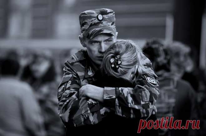 Чуть жизнь не загубил: девушка пообещала дождаться из армии, а после вся жизнь переменилась
Всем привет! Деревня, из которой приехал в наш город с семьей Андрей, располагалась далеко от города – стояла особняком от других деревенек в глуши. В послевоенное время туда начали приезжать люди, чтобы обустроить жилье и начать свою жизнь на собственной земле. Разбивали огороды, строили простенькие дома...
Читай пост далее на сайте. Жми ⏫ссылку выше