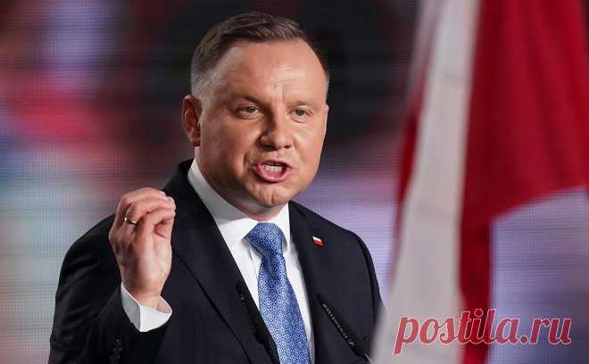 Президент Польши отказался идти на уступки ради выделения средств от ЕС. Польские власти не будут идти на уступки Евросоюзу для получения средств из европейского фонда восстановления экономики (RRF), заявил в интервью изданию Sieci президент Польши Анджей Дуда.