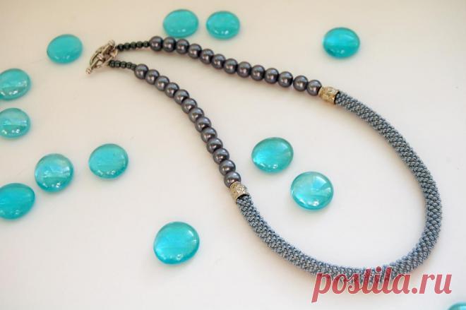 Серенький с бусинами жгутик | biser.info - всё о бисере и бисерном творчестве