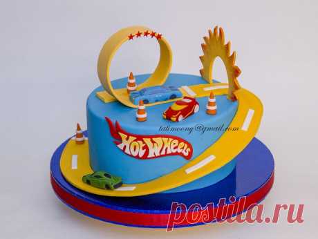 Торт &quot;Hot Wheels&quot;