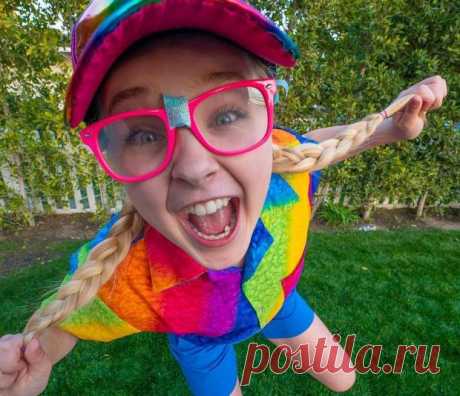 Красочная девушка из США Джоджо Сива стала звездой и юной миллионершей