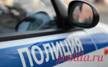 Мужчина забросал «коктейлями Молотова» храм Дмитрия Донского в Тюмени. Неизвестный бросил несколько «коктейлей Молотова» в сторону двери храма Дмитрия Донского. После поджога мужчина скрылся на велосипеде, очевидцы потушили возгорание до прибытия пожарных. Поджигателя ищет полиция