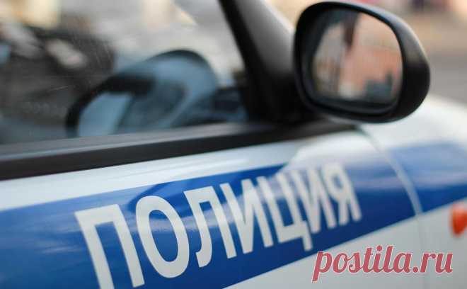 Мужчина забросал «коктейлями Молотова» храм Дмитрия Донского в Тюмени. Неизвестный бросил несколько «коктейлей Молотова» в сторону двери храма Дмитрия Донского. После поджога мужчина скрылся на велосипеде, очевидцы потушили возгорание до прибытия пожарных. Поджигателя ищет полиция