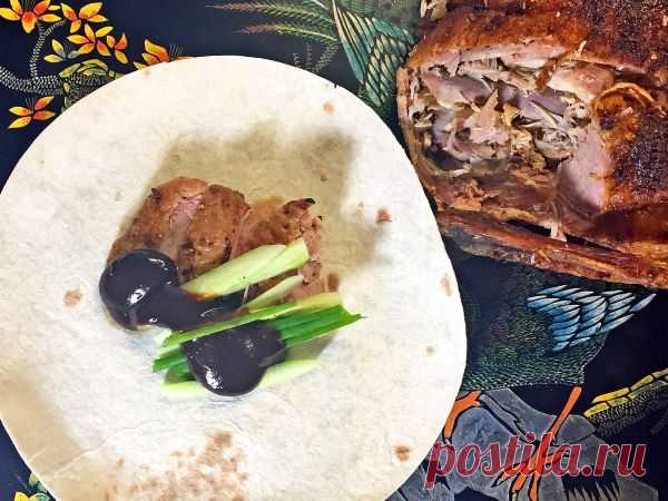 Вкусный рецепт Утка по-пекински, адаптированная к домашним условиям, пошаговый, с фото и отзывами 👍 Китайская кухня, Блюда из лаваша, Блюда из утки, Лук порей рецепты, Самые простые рецепты