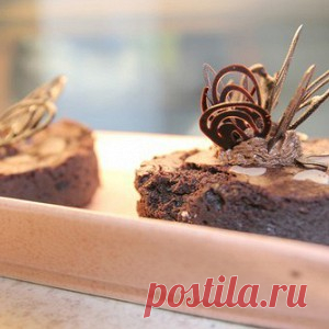 Брауни с кусочками шоколада и миндалем рецепт – выпечка и десерты