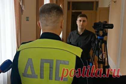 Брянских полицейских наградили за задержание подозреваемых в теракте в «Крокусе». Губернатор Брянской области Александр Богомаз наградил девятерых полицейских за задержание подозреваемых в теракте в подмосковном «Крокус Сити Холле». Он выдал грамоты сотрудникам отдела внутренних дел, которые отличились при задержании преступников. Теракт произошел вечером 22 марта.