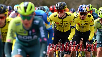 Бельгийский велогонщик ван Арт получил несколько переломов в массовом завале. Бельгиец Ваут ван Арт получил несколько переломов в результате аварии и завала с участием около десяти велогонщиков на гонке Dwars door Vlaanderen в Бельгии. Читать далее