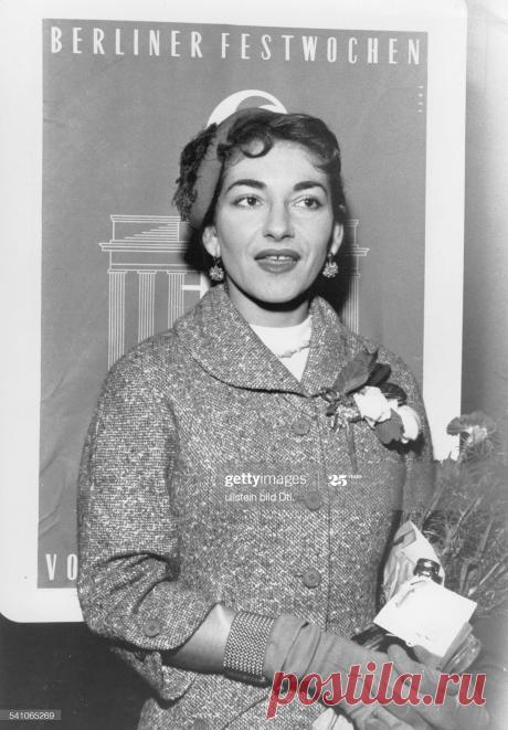 maria-callas-0212193216091977sngerin-sopran-usa-griechenland-whrend-picture-id541065269 (1426×2048)