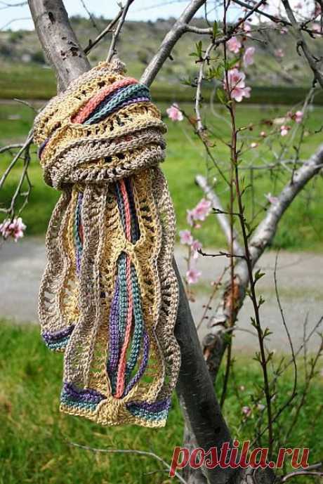 A Tangle of Color Scarf by Stephanie Sario | Crocheting Pattern