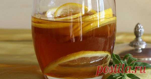ОН ЦЕЛЫЙ ГОД ПИЛ ВОДУ С МЁДОМ И ЛИМОНОМ.