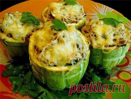 Фаршированные кабачки с ароматной мясной начинкой и хрустящей корочкой
