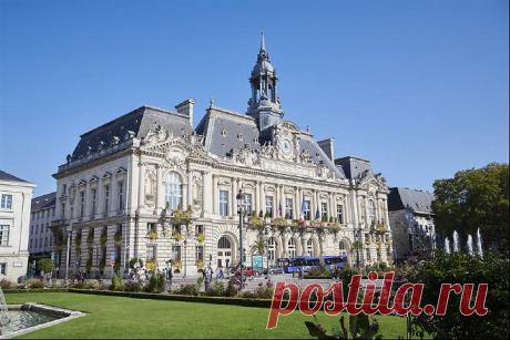 hotel_de_ville_tours_09_18__6_.jpg (660×440)