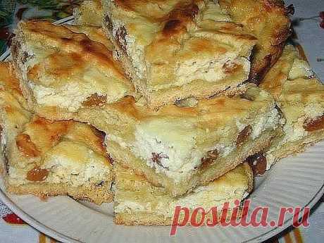 25 рецептов с творогом:
1. Бесподобный пирог с творогом и изюмом
2. Творожная шарлотка
3. Творожная запеканка
4. Творожная запеканка с изюмом и бананом
5. Французская творожная запеканка с грушами
6. Идеальные сырники 
7. Творожные пончики на скорую руку
8. Сырники нежнейшие и пышные (без яиц)
9. Творожный кекс
10. Творожник лимонный
11. Творожное крем-брюле или ещё одна обманка для детей
12. Сырники с маково-сметанным соусом
13. Сырники с начинкой (чернослив + орешки)
14....