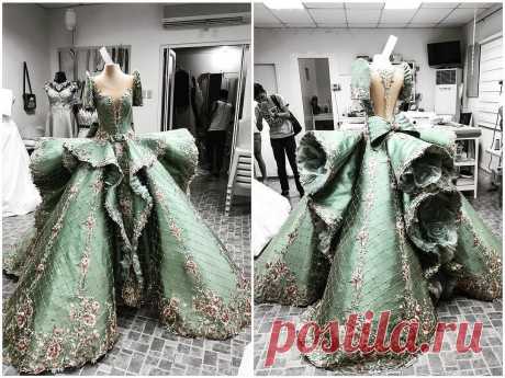 maktumang&quot;Ode to Charles James &amp; Roberto Capucci&quot; #pistachio #clover #philippineterno