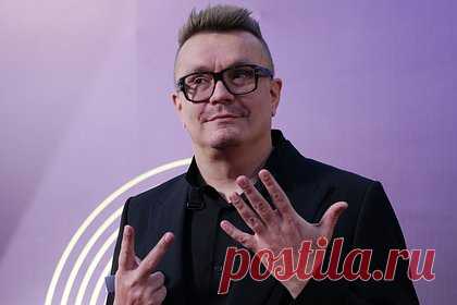 Гендиректор «Пятницы!» рассказал о чуть не стоившем Ивлеевой карьеры случае. Генеральный директор телеканала «Пятница!» Николай Картозия рассказал о случае, который чуть не стоил блогерше Анастасии Ивлеевой карьеры на ТВ. По его словам, телеведущую чуть не выгнали из шоу «Орел и решка» после первого выпуска. «Я говорю продюсерам: "Что это такое, ей что, рассказать нечего?"» — вспомнил он.