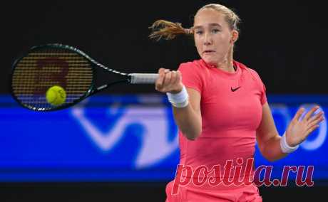 Мирра Андреева второй раз в карьере вышла в финал турнира WTA. Российская теннисистка в полуфинале в китайском Нинбо победила Каролину Мухову из Чехии. В решающем матче 17-летняя Андреева сыграет против соотечественницы Дарьи Касаткиной