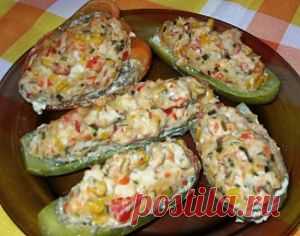 Куриные бочонки в кабачковых лодочках (или фаршированные кабачки). Рецепт c фото, мы подскажем, как приготовить!