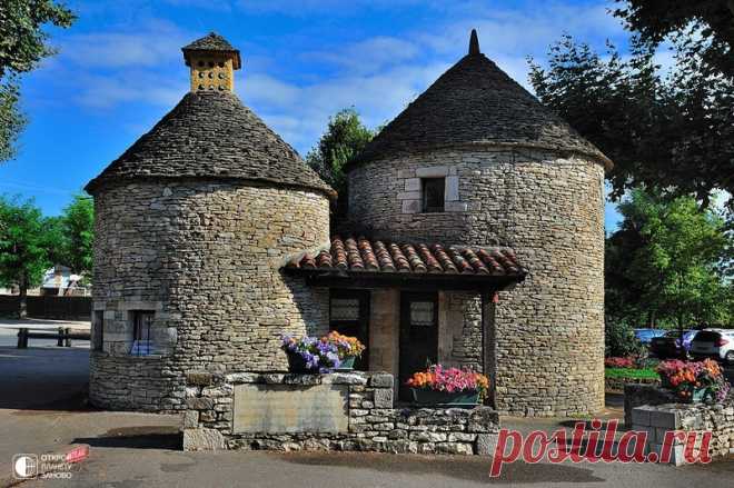 Рокамадур - деревня на уступах скалы. Франция - Путешествуем вместе