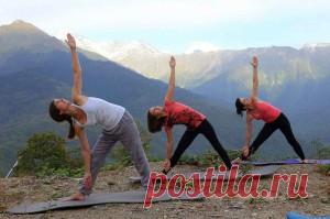 Йога, как для любителей, так и для профессионалов, стала неотъемлимой частью курортов vip-уровня. | Лето на курорте «Роза Хутор»  |  Россия