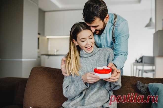 Что подарить на День рождения жене [50 идей] – какой подарок купить супруге на ДР Подборка идей, что можно подарить жене на День рождения или юбилей. Какой необычный, оригинальный и нужный подарок можно подарить супруге.