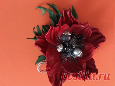 Брошь натуральная кожа Мак красный