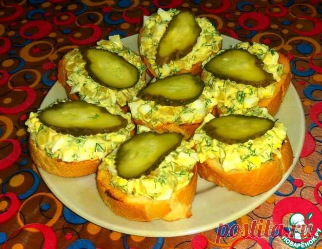 Закусочные бутерброды с луком и яйцом – кулинарный рецепт