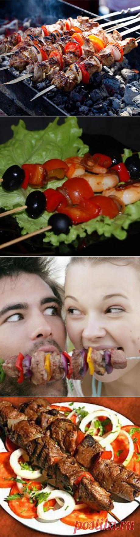 РЕЦЕПТЫ ПРИГОТОВЛЕНИЯ ЛУЧШЕГО ШАШЛЫКА |Нет ничего первобытнее, чем разделать мясо на маленькие куски, насадить на палочку и поджарить на огне. Все, что не подсказывает немедленно интуиция, — как резать разное мясо, как равномерно приправлять его специями и сколько мариновать