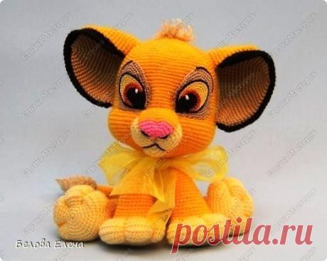 Вязаная игрушка Симба