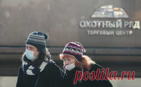 Крупный рантье и владелец «Охотного ряда» передаст активы в ЗПИФ. Бизнесмен Александр Занадворов проводит реструктуризацию владения своими активами: более 1 млн кв. м недвижимости, включая «Охотный ряд», перейдут в ЗПИФ. Смена формы владения дает ряд преимуществ, в том числе и налоговых