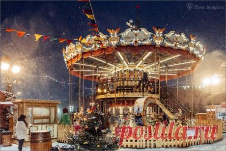 Новогодняя Москва в фотографиях Елены Петровой для подзарядки вашего праздничного настроения.