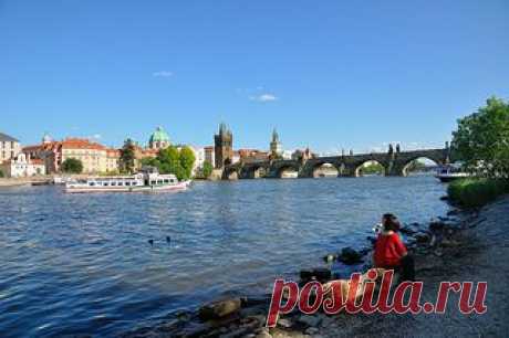 Prague : Charles bridge, gothic tower and Regina boat | Flickr - Photo Sharing!