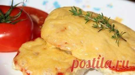 СВИНИНА, ЗАПЕЧЕННАЯ С ПОМИДОРАМИ И СЫРОМ