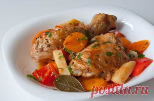 Фрикасе из курицы по-креольски на Вкусном Блоге Фрикасе из курицы по-креольски - вкусные проверенные рецепты, подбор рецептов по продуктам, консультации шеф-повара, пошаговые фото, списки покупок на VkusnyBlog.Com