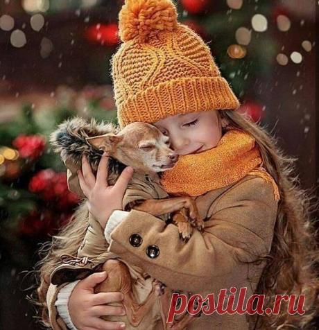 Для добрых дел не надо серебра...
Не надо ни богатства и ни злата...
А надо, чтоб Душа была щедра...
И Добротой и Верою богата...