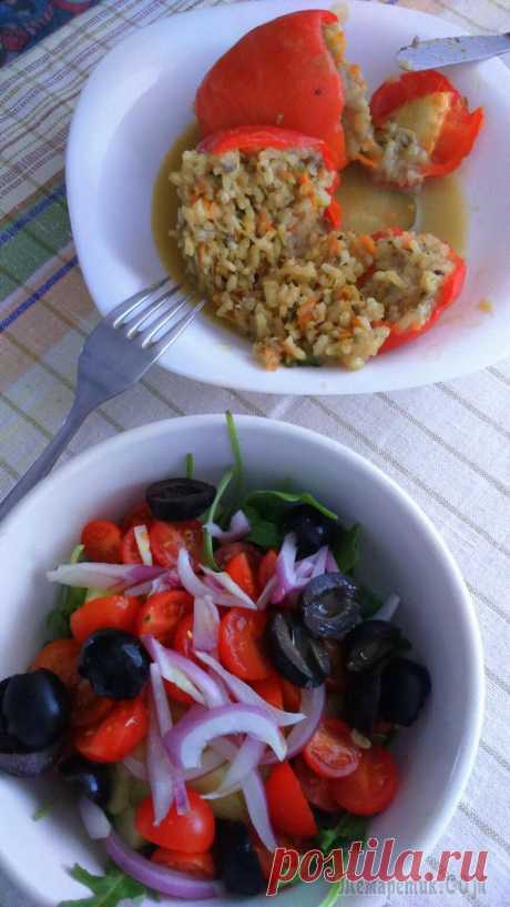 Перцы фаршированные овощами (вегетарианские)