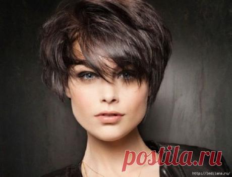 КОРОТКИЕ МОДНЫЕ СТРИЖКИ