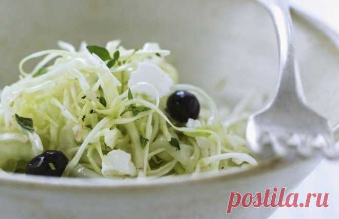 МАРИНОВАННАЯ КАПУСТА *БЕЛОСНЕЖКА*
Салат содержит целый комплекс незаменимых витаминов и минеральных солей. Белокочанная капуста является самым народным овощем на уровне с картофелем.
 
Лечебные свойства капусты поражают. Особенно полезно её употребление для людей страдающих язвенными недугами, колитами и гастритами, благотворно для печени, капуста снижает кислотность и выводит холестерин и снижает уровень сахара в крови.