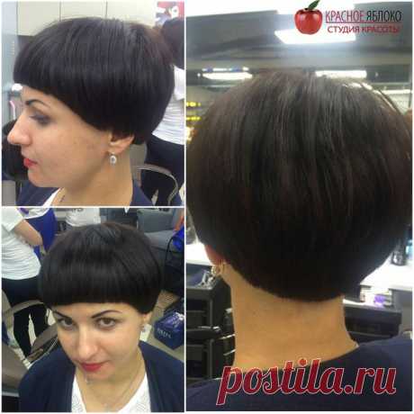 Среди модных сегодня🌺 коротких стрижек✂ особо выделятся паж. Эффектная простота⛵ и легкий оттенок ретро💕 вот уже пол века покоряют сердца модниц. Работа мастера Алины🍎 м.Таганская