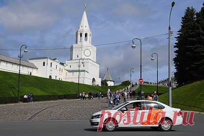 ФАС встала на сторону угрожавшего безопасности России такси. Федеральная антимонопольная служба (ФАС) не стала возбуждать дело после жалобы сервиса такси «Максим» на агрегатор Didi. Ведомство не выявило в действиях китайской компании признаков недобросовестной конкуренции, компания не занимает доминирующего положения на рынке, пишет «Коммерсантъ».